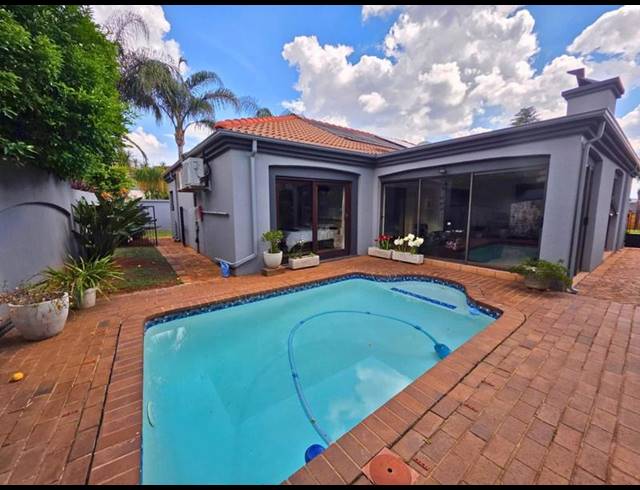 3 BEDROOM HOUSE FOR SALE IN GLEN ERASMIA